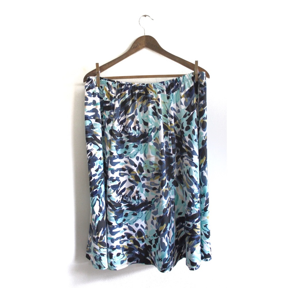 Plus Size Printed Pull On Skirt 1X